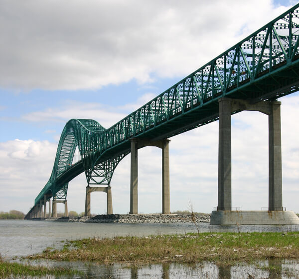 Vue du pont Laviollet à Trois-Rivières