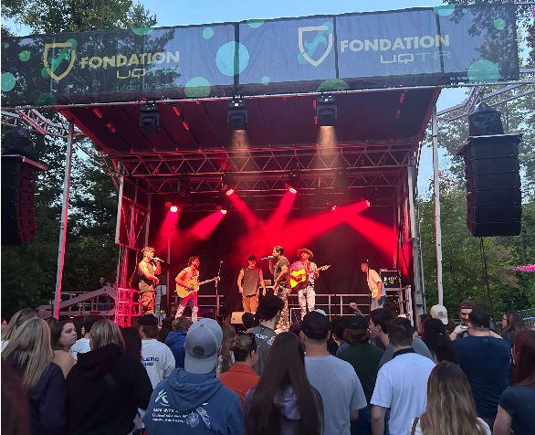Artiste en prestation lors du spectacle de la rentrée