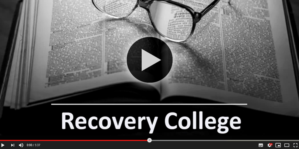 Capsule vidéo sur le modèle Recovery College