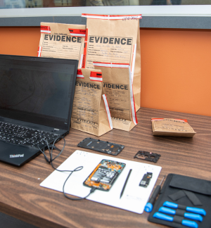 Ton avenir en Baccalauréat en science forensique (traces numériques)             