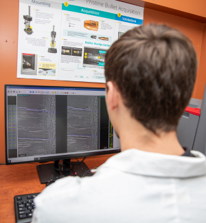 Ton avenir en Baccalauréat en science forensique (traces physiques)              